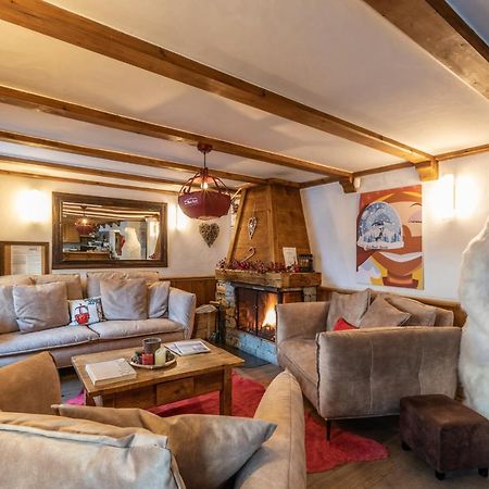 Les Monts Charvin Hotel คูร์เชอแวล ภายนอก รูปภาพ