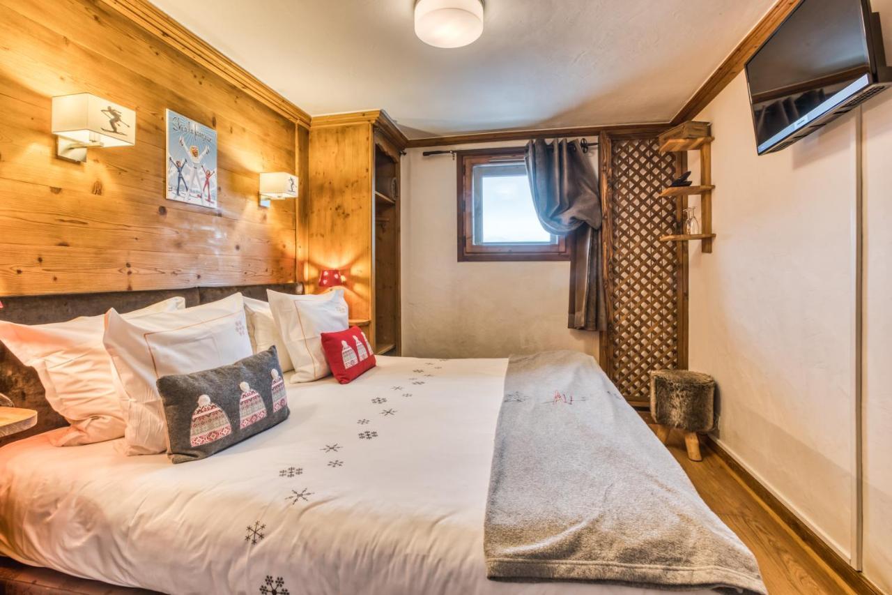 Les Monts Charvin Hotel คูร์เชอแวล ภายนอก รูปภาพ