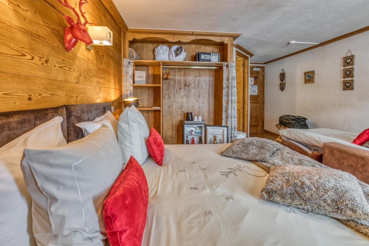Les Monts Charvin Hotel คูร์เชอแวล ภายนอก รูปภาพ