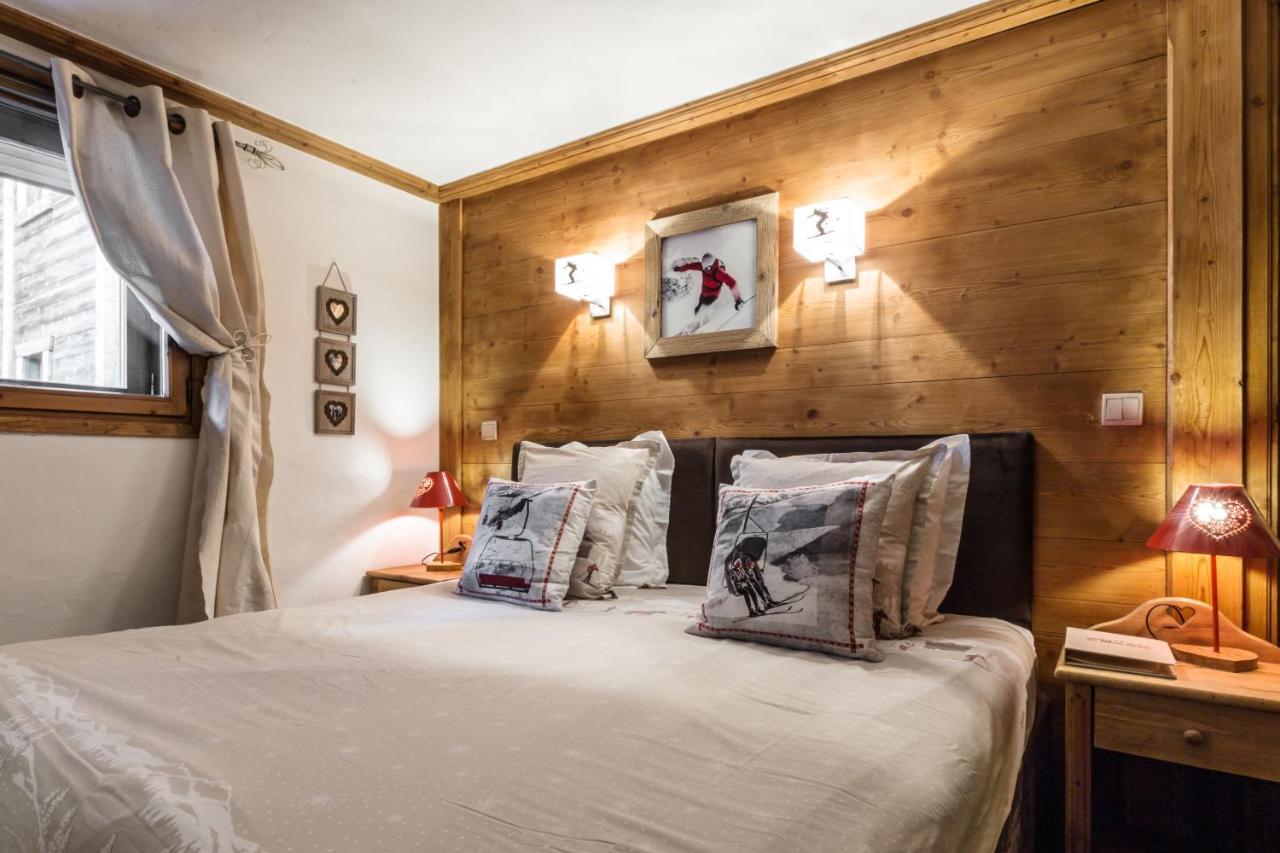 Les Monts Charvin Hotel คูร์เชอแวล ภายนอก รูปภาพ