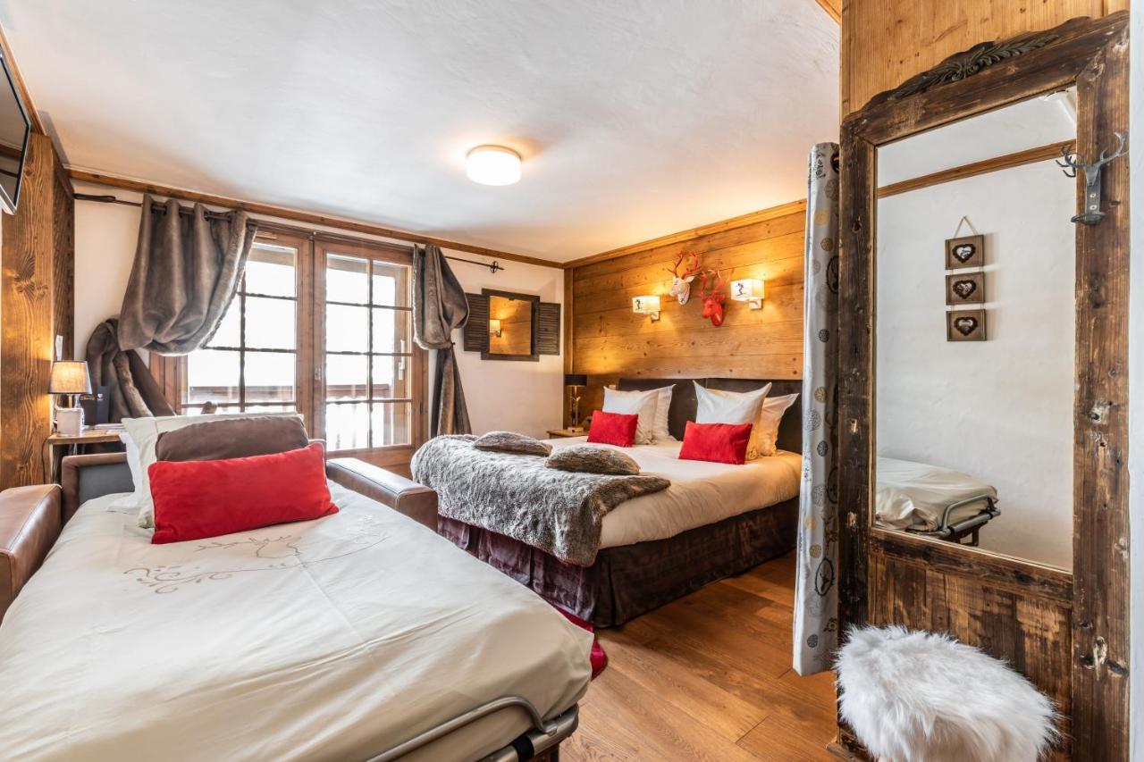 Les Monts Charvin Hotel คูร์เชอแวล ภายนอก รูปภาพ